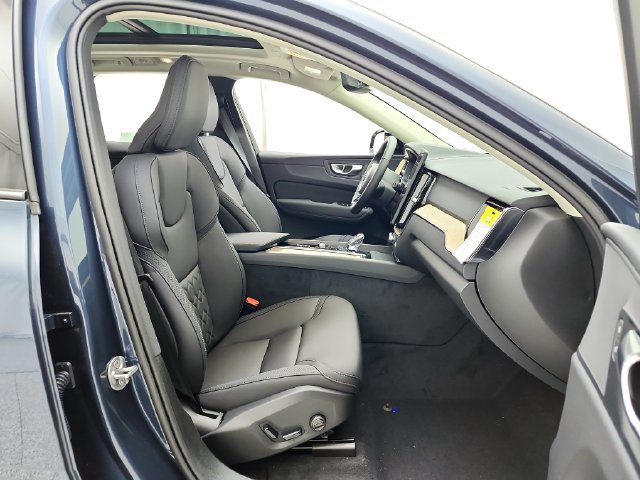 New 2027 Volvo XC60 B5 Core AWD/4WD image 18