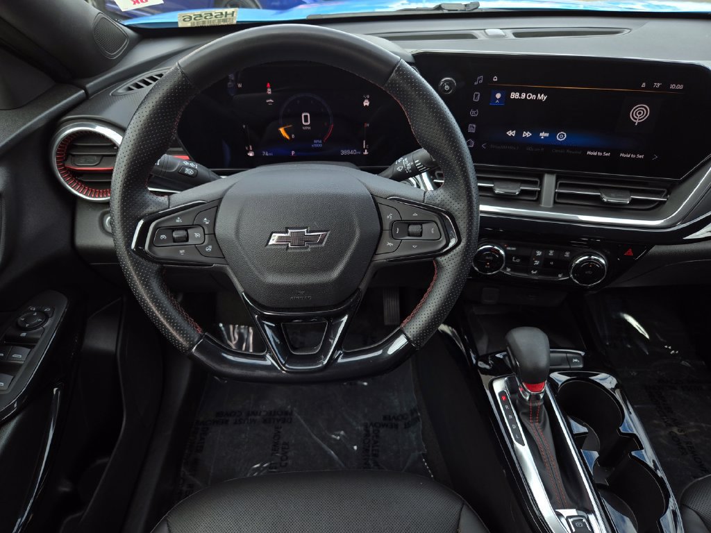 Used 2024 Chevrolet Trax RS w/ Sunroof Package FWD image 14