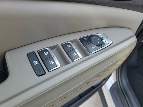 New 2026 Kia Carnival EX image 9