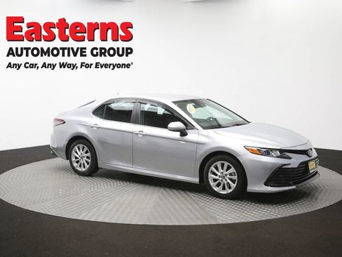 Used 2021 Toyota Camry LE FWD image 39