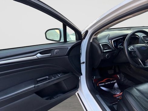 Used 2020 Ford Fusion Titanium AWD/4WD image 11