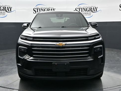 Used 2026 Chevrolet Traverse LT AWD/4WD image 2