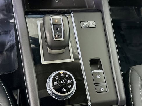 Used 2023 Mitsubishi Outlander SE image 10