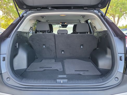 Used 2025 Kia Sportage LX image 9