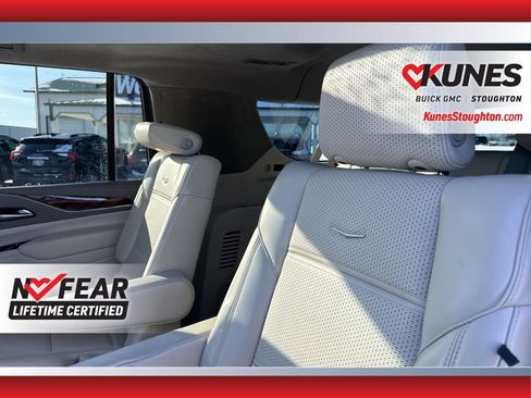Used 2024 Cadillac Escalade ESV Sport Platinum AWD/4WD image 39
