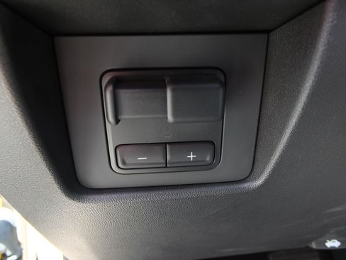 Used 2024 GMC Canyon Elevation w/ Elevation Premium Package AWD/4WD image 19