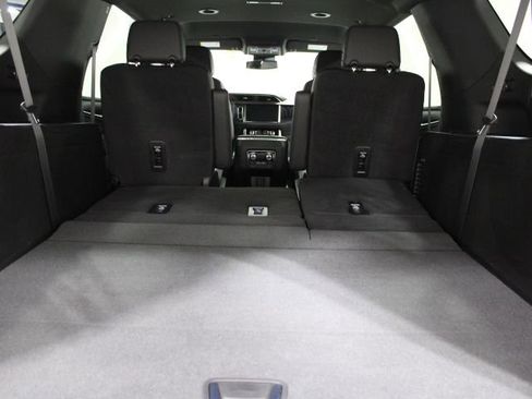 Used 2024 GMC Yukon XL Denali image 14