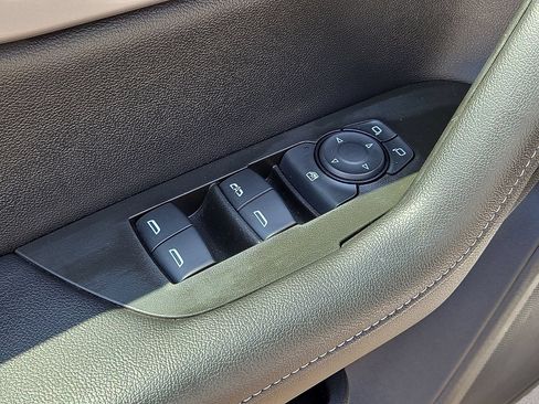 Used 2025 Chevrolet Blazer LT FWD image 21