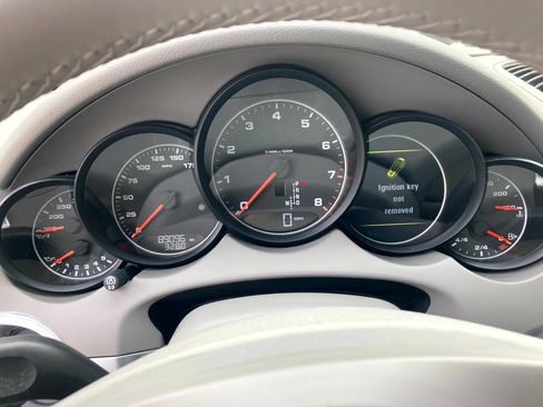 Used 2014 Porsche Cayenne image 35