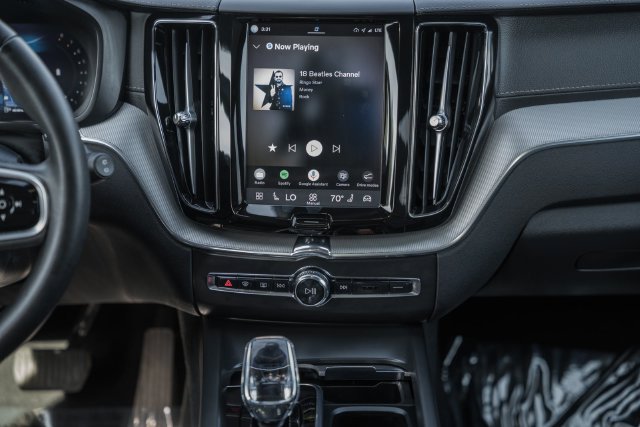 Certified 2024 Volvo XC60 B5 Ultimate w/ Protection Package Premier AWD/4WD image 19