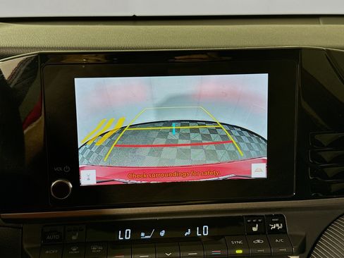 Used 2026 Toyota Camry Hybrid FWD image 16