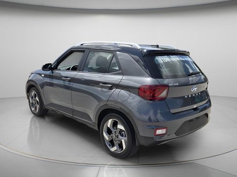Certified 2025 Hyundai Venue Limited FWD image 8