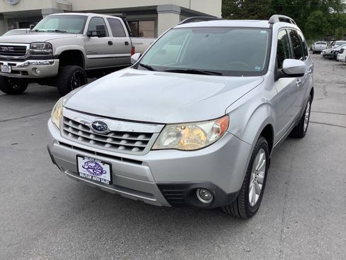 Used 2011 Subaru Forester 2.5X Limited AWD/4WD image 3
