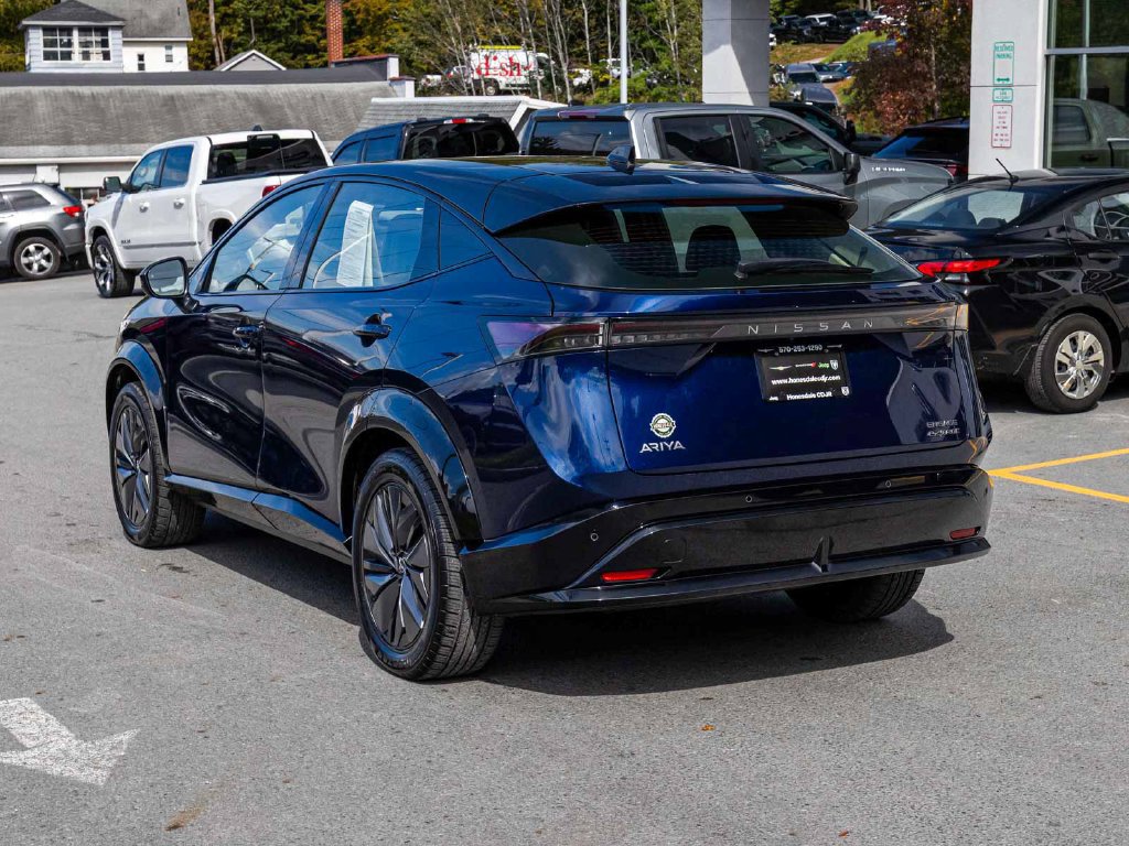 Used 2023 Nissan Ariya AWD image 6