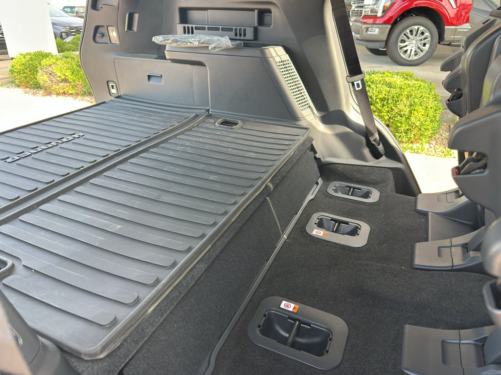 Used 2025 Toyota 4Runner Limited w/ Tow Technology Package AWD/4WD image 40