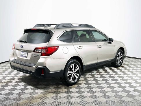 Used 2018 Subaru Outback 3.6R Limited image 7