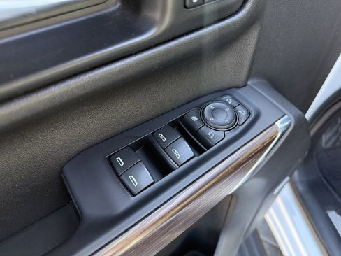 Used 2020 Chevrolet Silverado 1500 High Country w/ Technology Package image 25