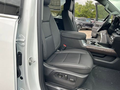 New 2026 GMC Sierra 2500 SLT w/ SLT Premium Package image 31