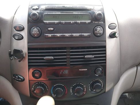 Used 2007 Toyota Sienna CE FWD image 19