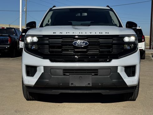 New 2026 Ford Expedition Active image 5