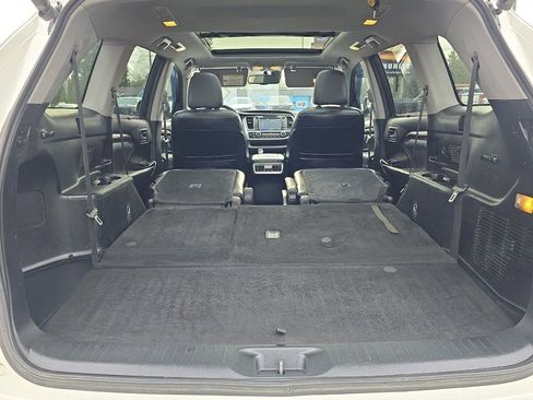 Used 2014 Toyota Highlander Limited Platinum image 10