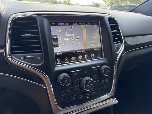 Used 2017 Jeep Grand Cherokee Overland image 24