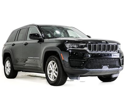 Used 2023 Jeep Grand Cherokee Laredo