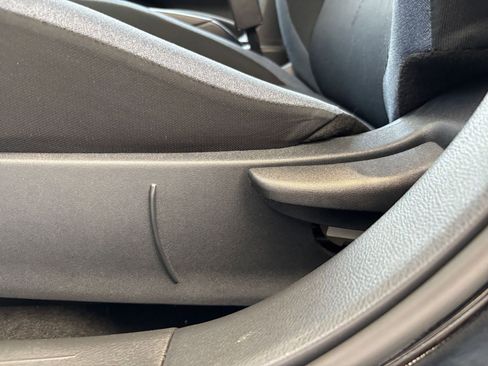Used 2025 Nissan Versa SV FWD image 22