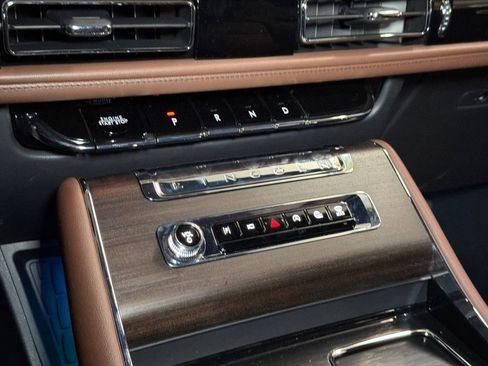New 2026 Lincoln Aviator Reserve w/ Jet Appearance Package AWD/4WD image 29