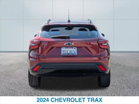 Used 2024 Chevrolet Trax RS w/ Sunroof Package image 8