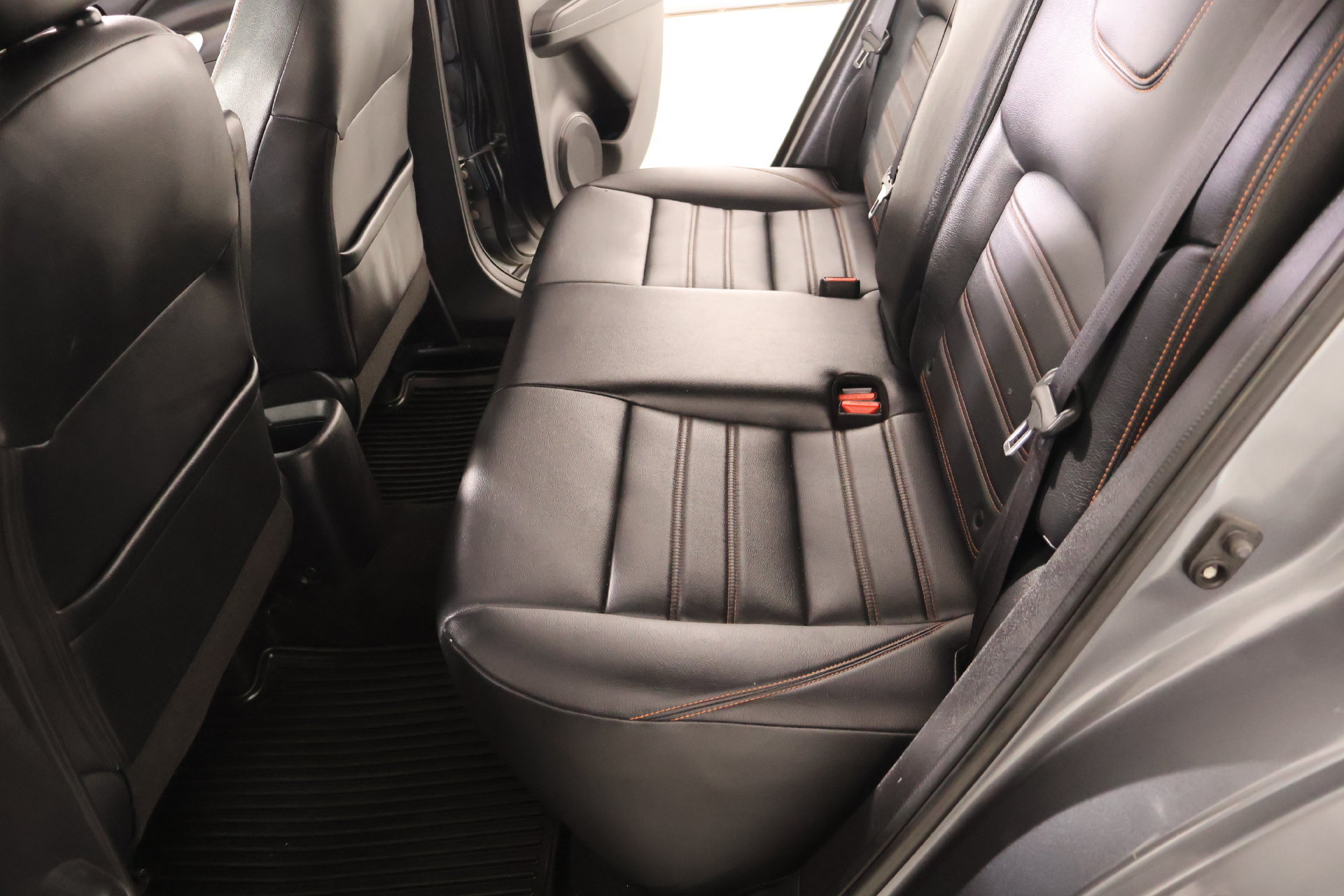 Used 2019 Nissan Kicks SR w/ SR Premium Package FWD image 12