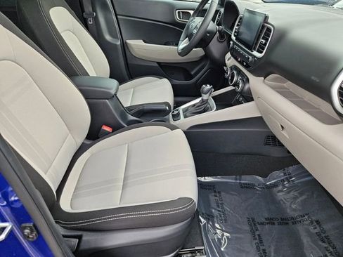 Used 2024 Hyundai Venue SEL image 8