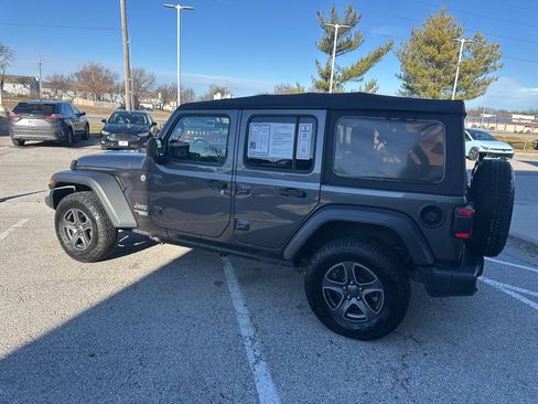 Used 2018 Jeep Wrangler Unlimited Sport S image 16