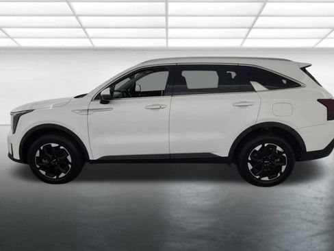 Used 2024 Kia Sorento S AWD/4WD image 4