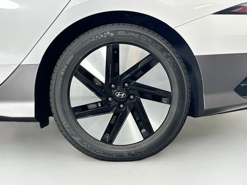 Used 2024 Hyundai Ioniq 6 SE AWD/4WD image 11