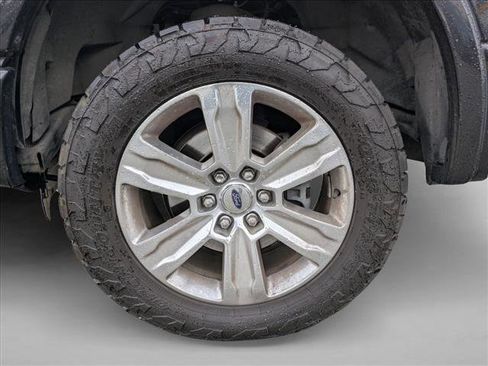 Used 2015 Ford F150 Platinum w/ Equipment Group 701A Luxury AWD/4WD image 18