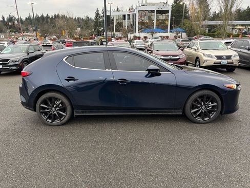 Used 2019 MAZDA MAZDA3 AWD Hatchback w/ Premium Pkg image 4
