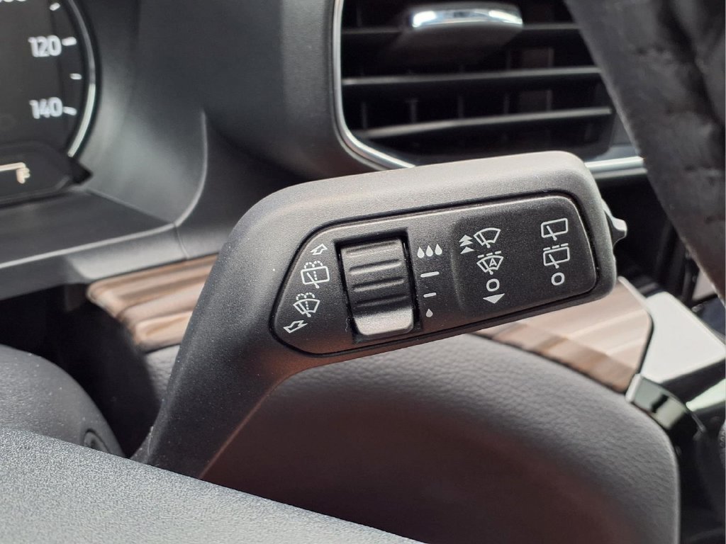 Used 2024 Ford Explorer Limited w/ Limited Technology Package AWD/4WD image 23