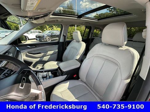 Used 2022 Jeep Grand Cherokee Overland image 16