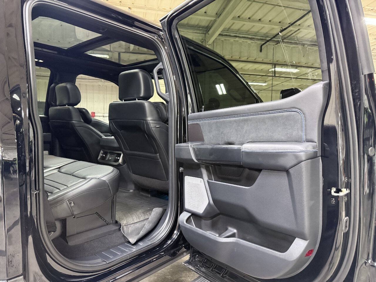 Used 2026 Ford F450 Platinum w/ FX4 Off-Road Package AWD/4WD image 76