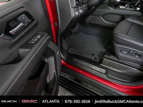 New 2026 GMC Yukon Denali w/ Denali Reserve Package AWD/4WD image 8