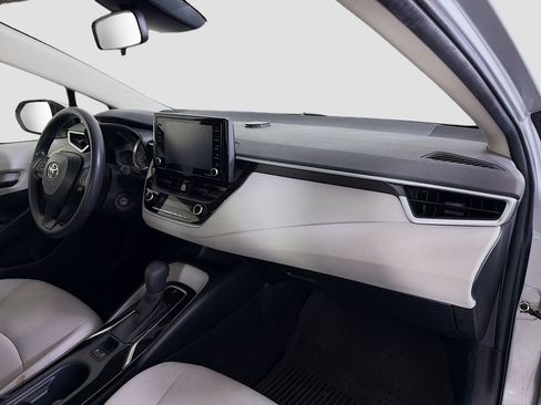 Used 2022 Toyota Corolla LE image 24