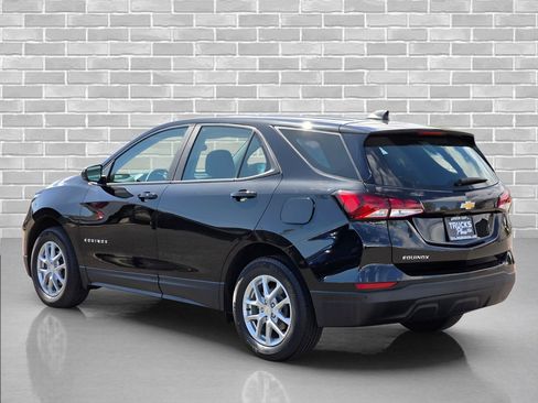 Used 2023 Chevrolet Equinox LS w/ LPO, Cargo Package FWD image 3
