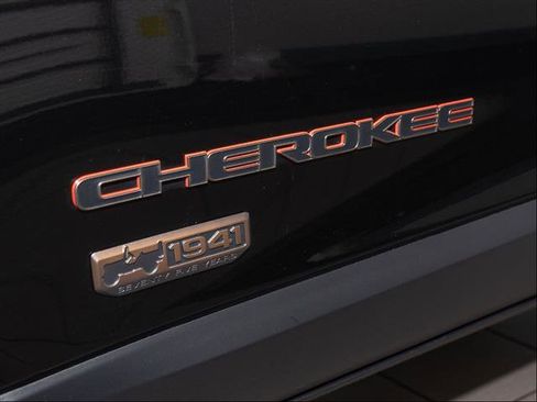 Used 2017 Jeep Cherokee 75th Anniversary AWD/4WD image 6