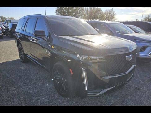 Used 2024 Cadillac Escalade Sport w/ LPO, ONYX Package image 7