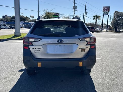Used 2022 Subaru Outback Wilderness image 7