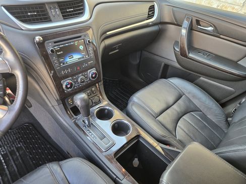 Used 2015 Chevrolet Traverse LTZ FWD image 15