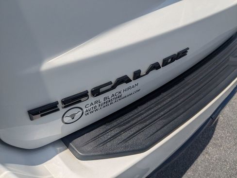 Used 2021 Cadillac Escalade Premium Luxury AWD/4WD image 34