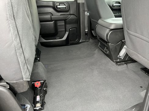 Used 2022 Chevrolet Silverado 1500 Custom image 19