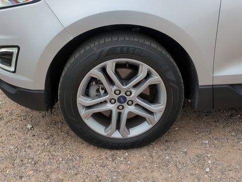 Used 2018 Ford Edge Titanium image 11